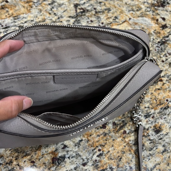 Michael kors set crossbody and small wallet - Picture 9 of 16